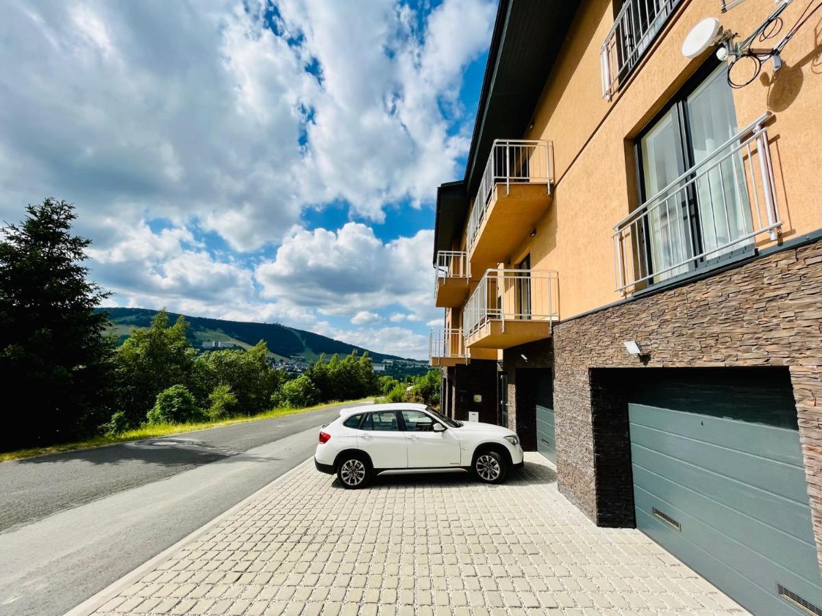 Apartmany Na Vyhledech Лоучна-под-Клиновцем Экстерьер фото